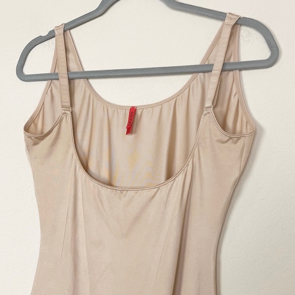 SPANX Simplicity Slimming OpenBust Mid-Thigh
Beige BodySuit Shapewear - Picture 5 of 12